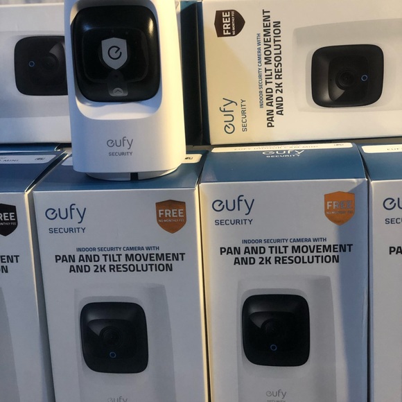 EUFY PAN&TILT INDOOR SECURITY  CAMERA - Picture 2 of 8